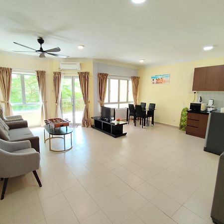 Jojo Homestay Tiara Residence Десару Экстерьер фото