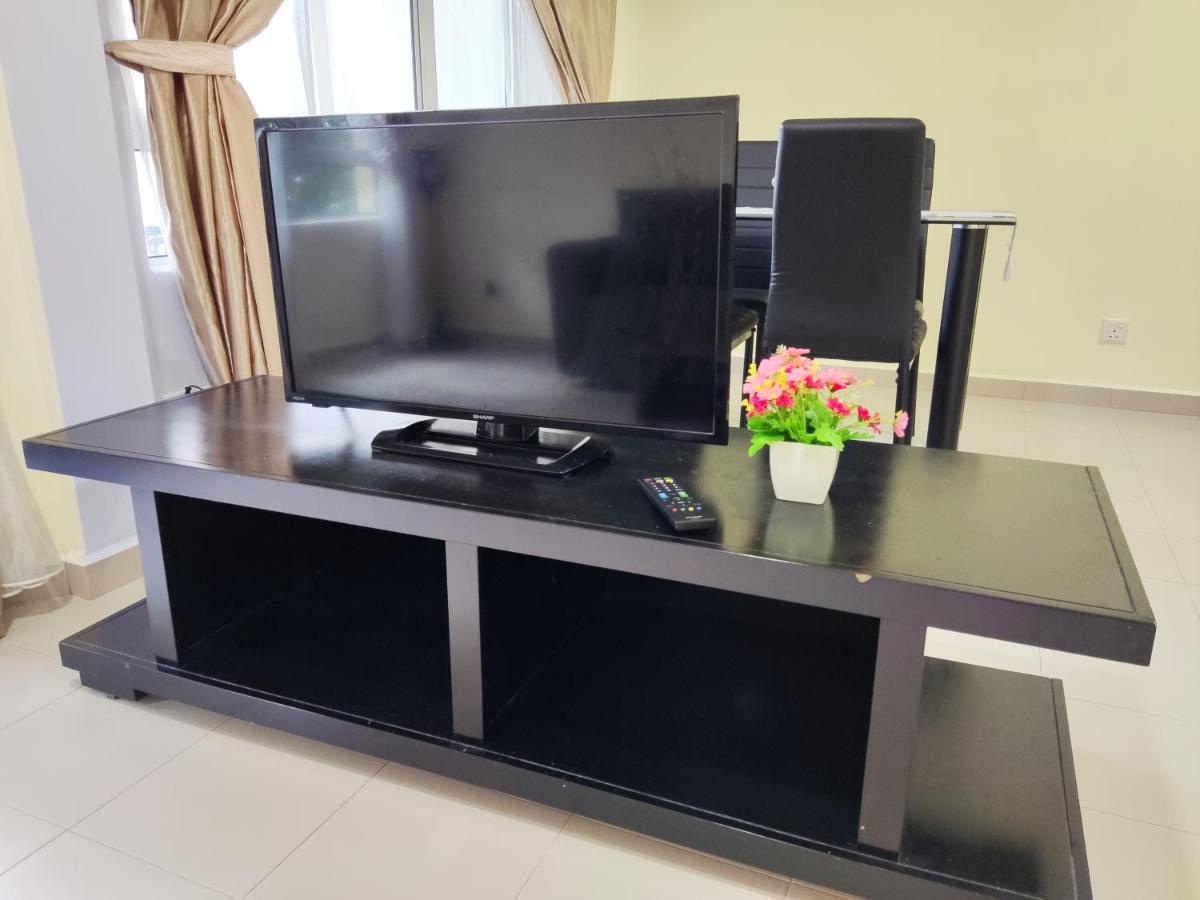Jojo Homestay Tiara Residence Десару Экстерьер фото